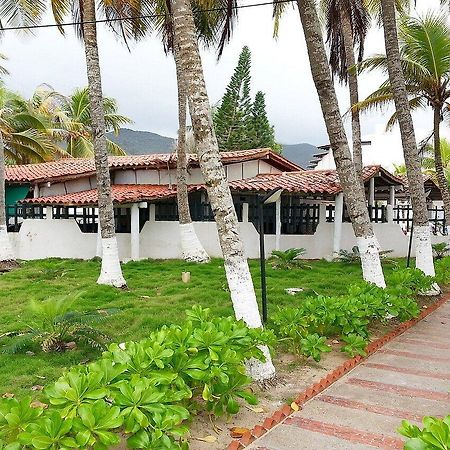Hotel Golden Paradise Playa El Agua Luaran gambar